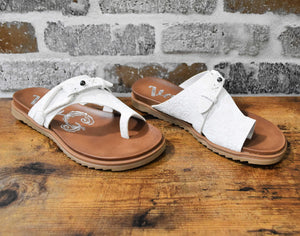 Very G White Carina Tooled Sandals