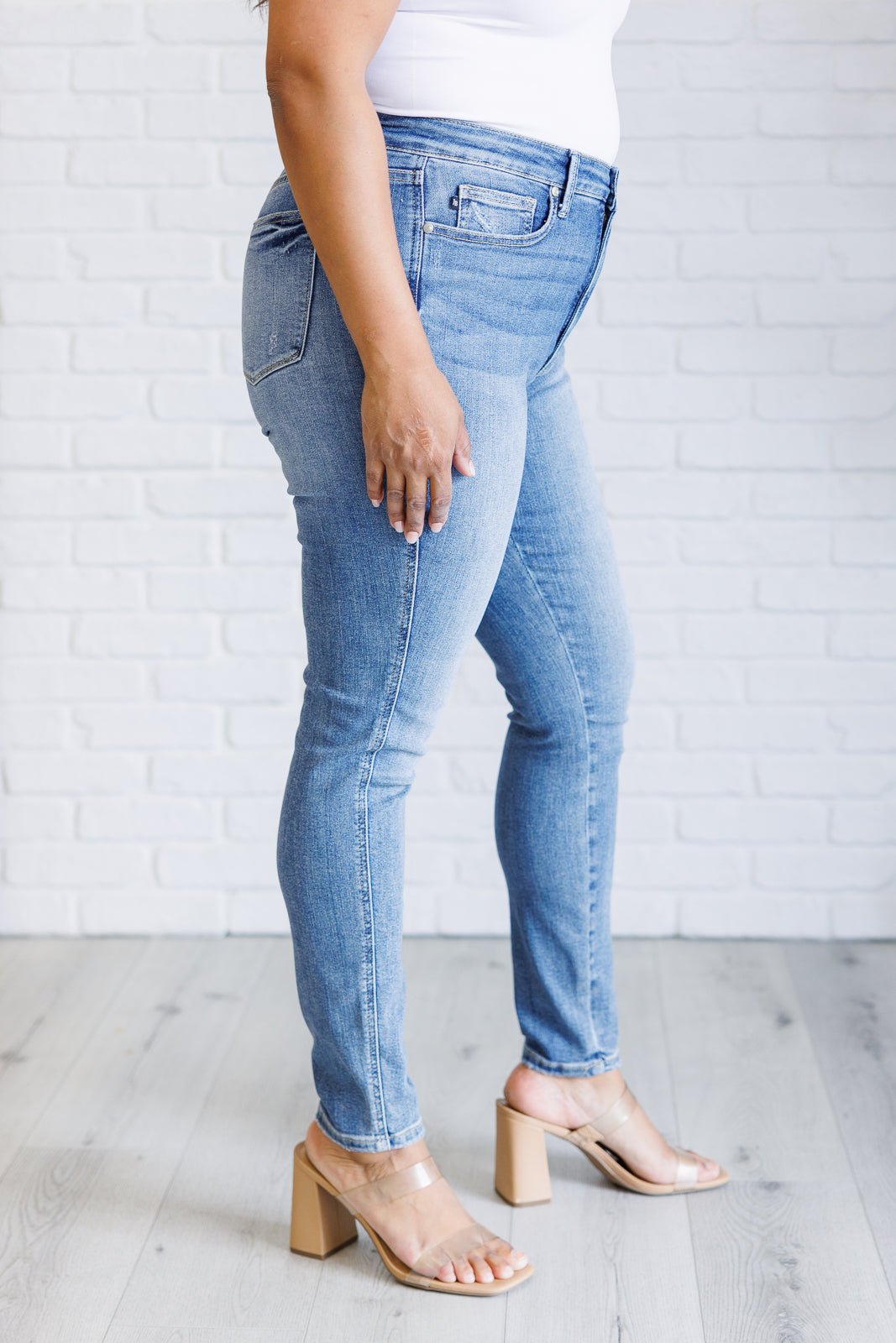 Judy Blue High Rise Control Top Contrast Wash Skinny Jeans