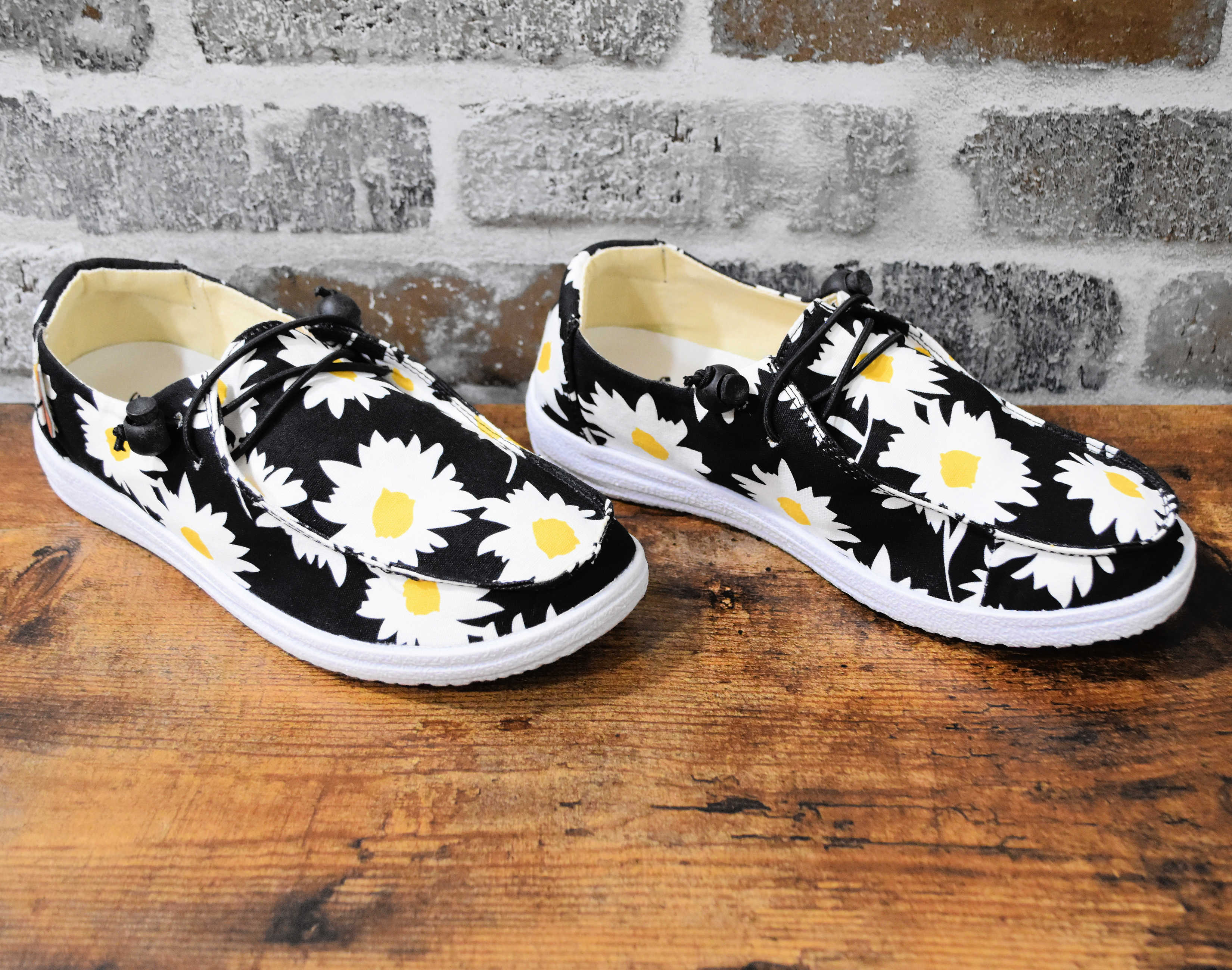 Corkys Daisy Kayak Fashion Sneakers