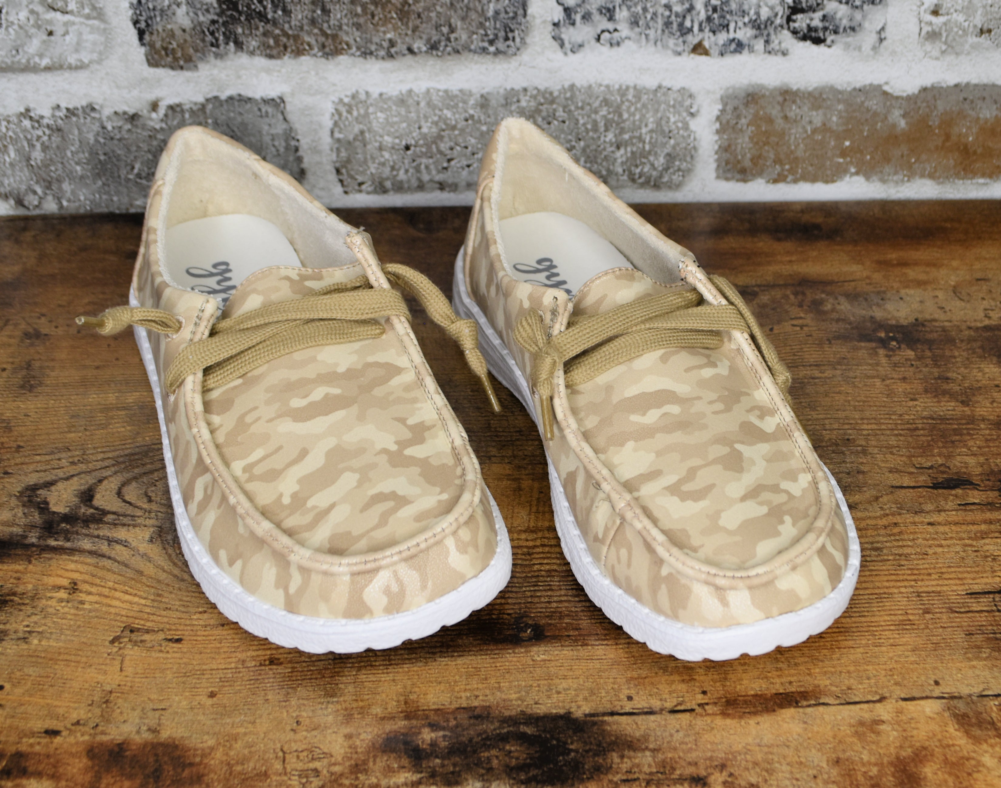 Very G Gypsy Jazz Nude River Fashion Sneakers