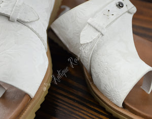 Very G White Carina Tooled Sandals