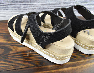 Very G Black Club Sandals