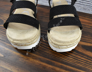 Very G Black Club Sandals