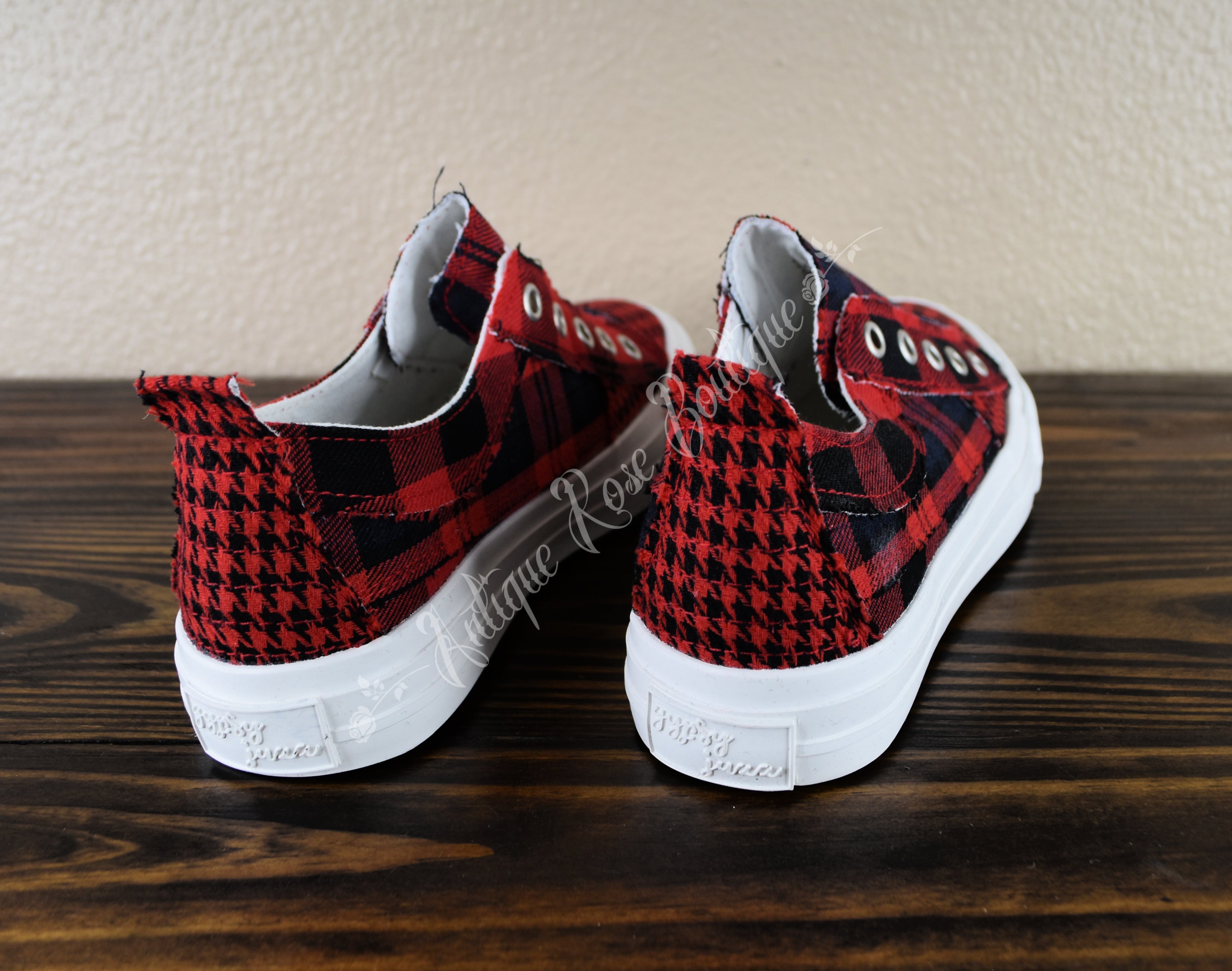 Very G Gypsy Jazz Red And Black Mix Fashion Sneakers